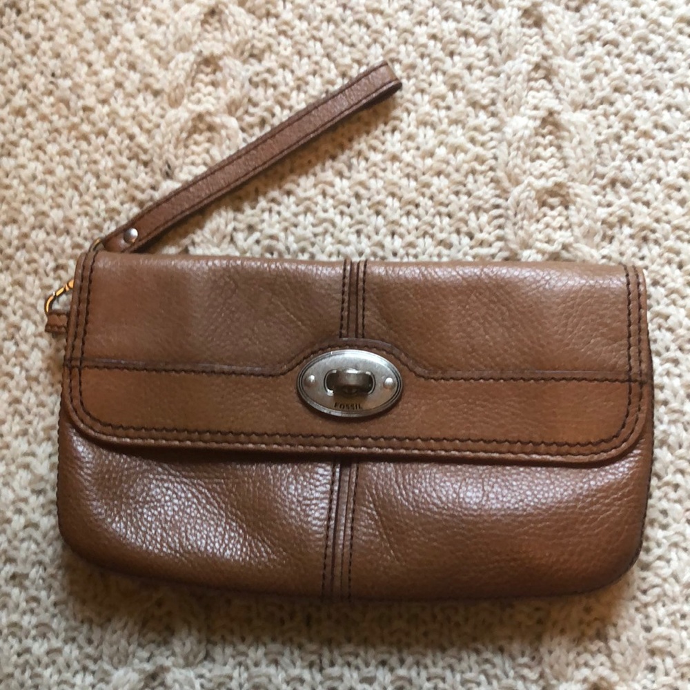 Fossil wristlet